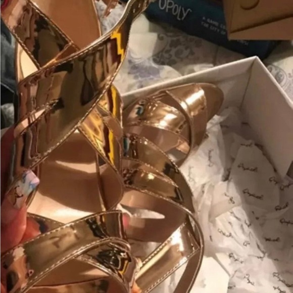 Heels - Picture 2 of 3